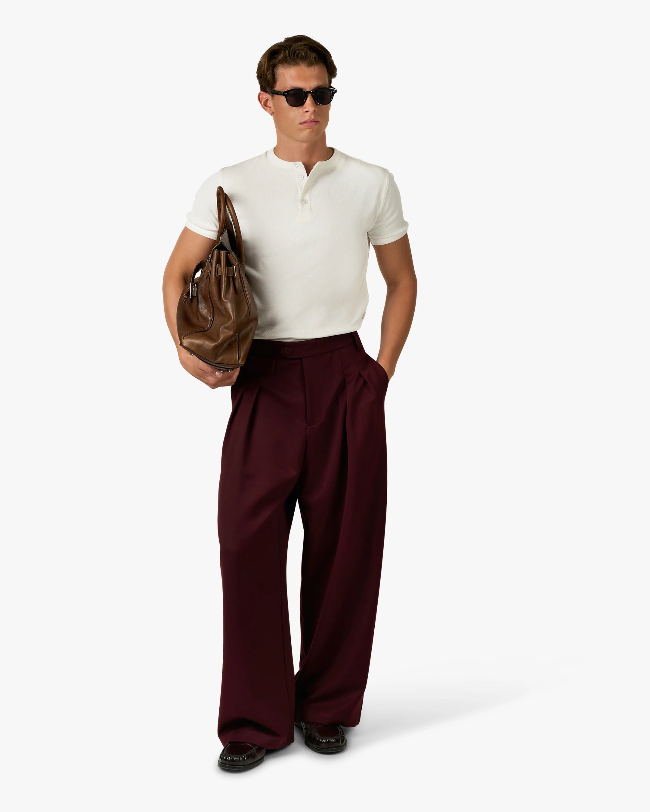 Ambra Locker sitzende Plisseehose