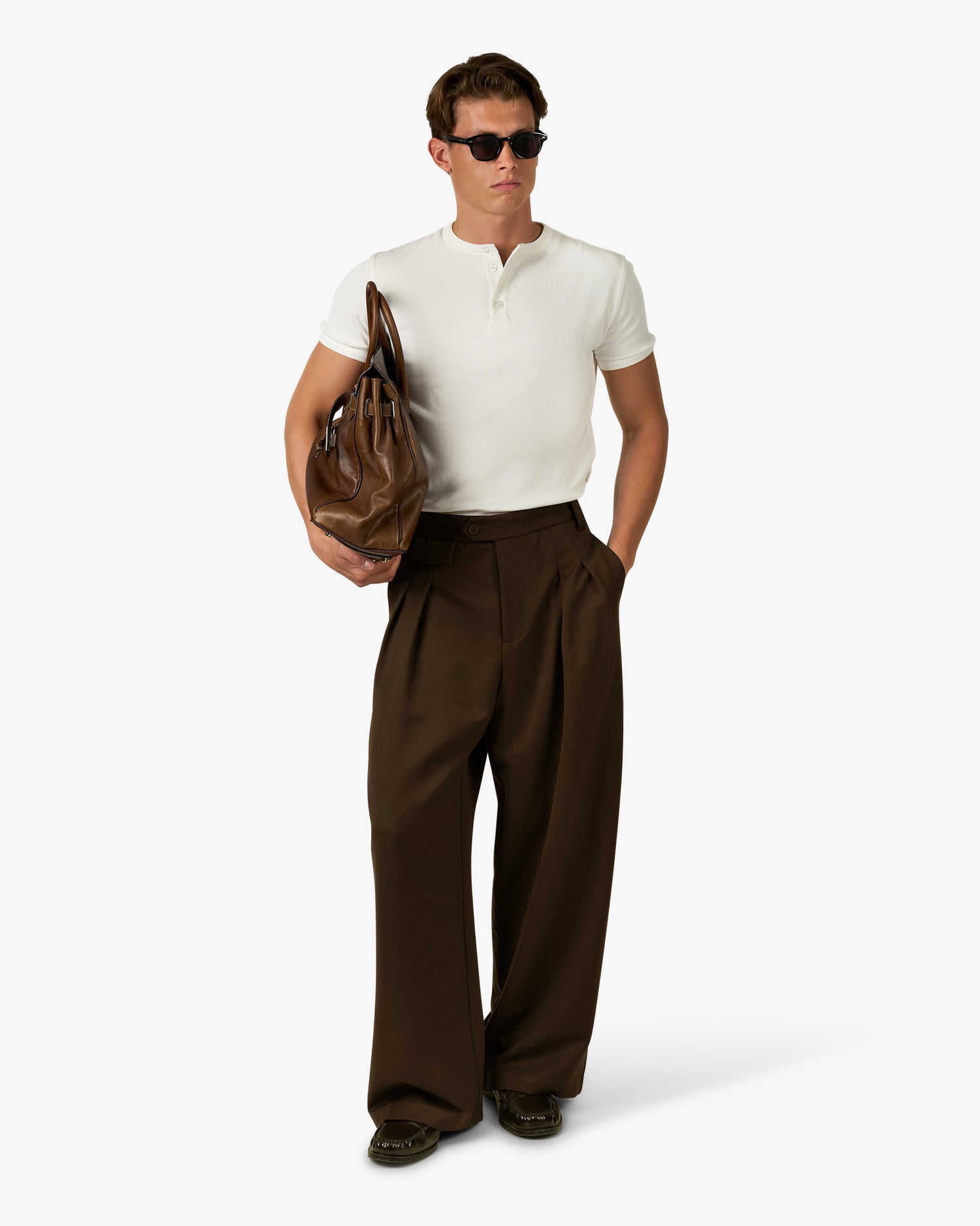 Ambra Locker sitzende Plisseehose