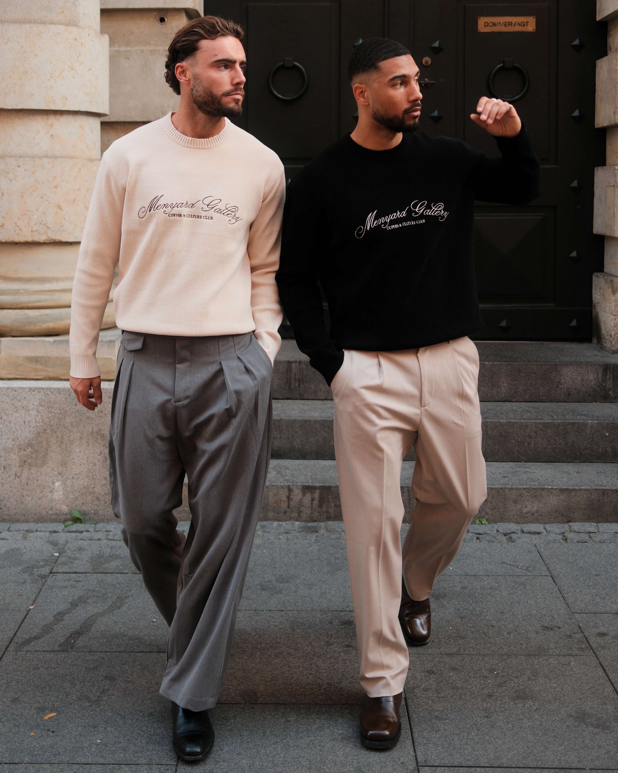 Kultur-Strickpullover mit Rundhalsausschnitt
