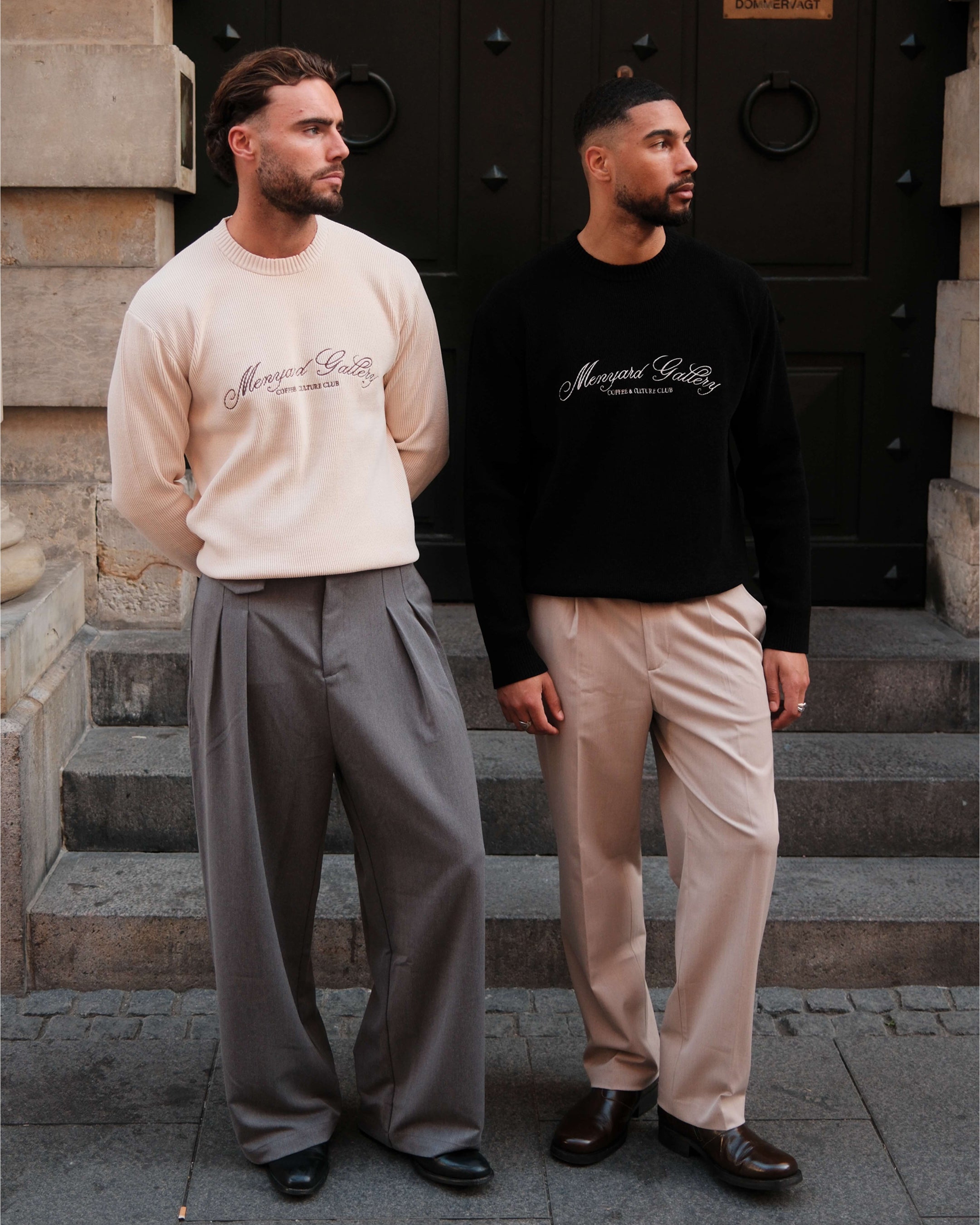 Kultur-Strickpullover mit Rundhalsausschnitt