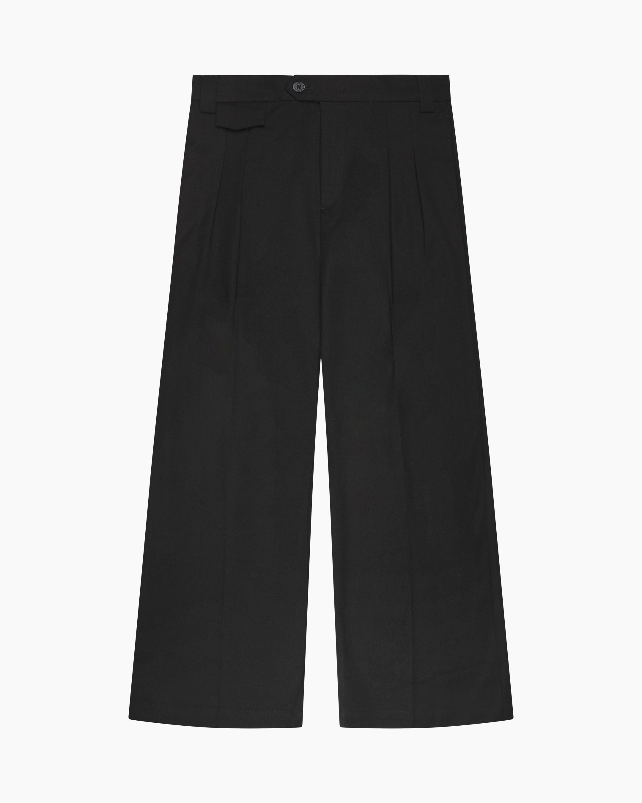 Ambra Locker sitzende Plisseehose