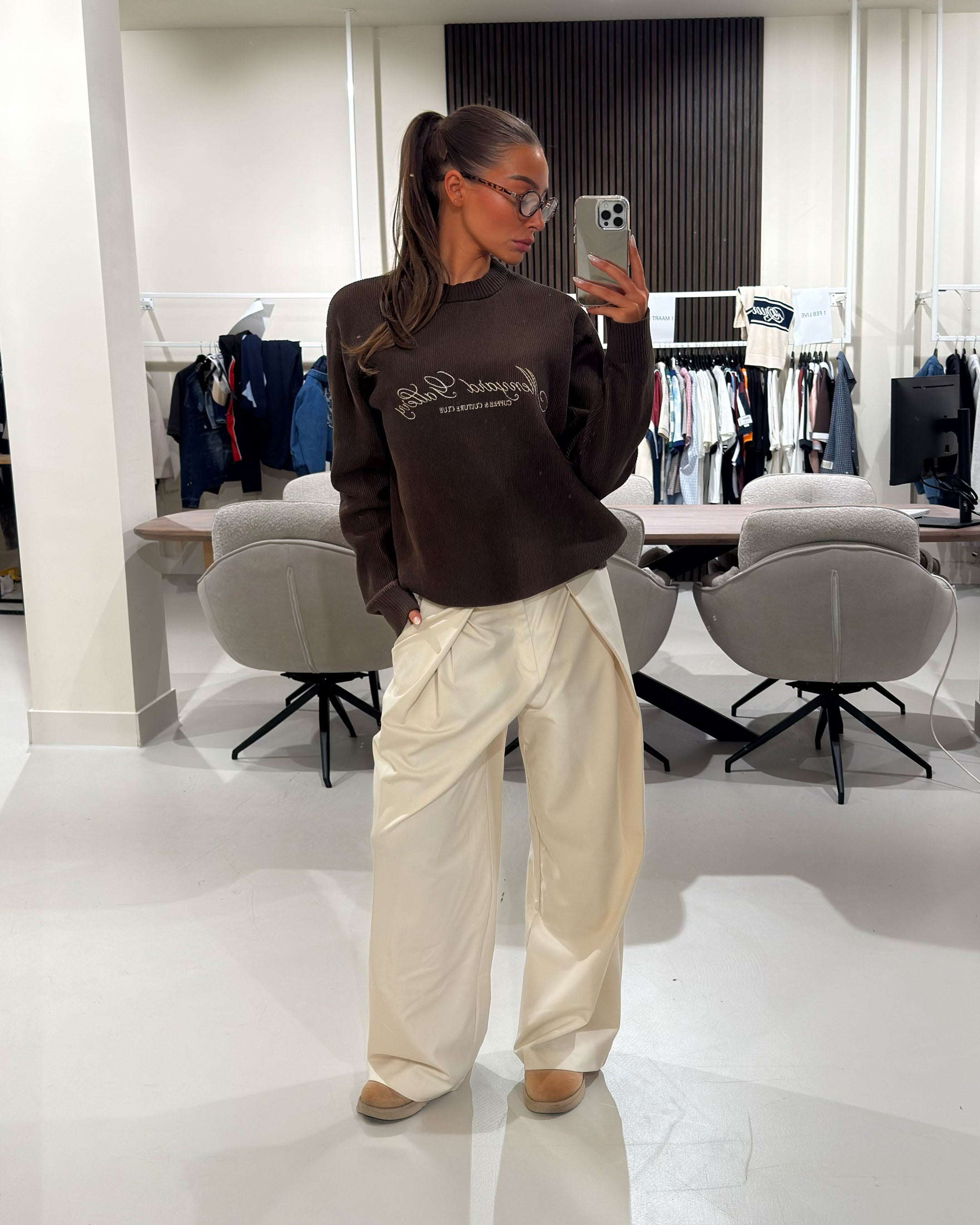 Kultur-Strickpullover mit Rundhalsausschnitt