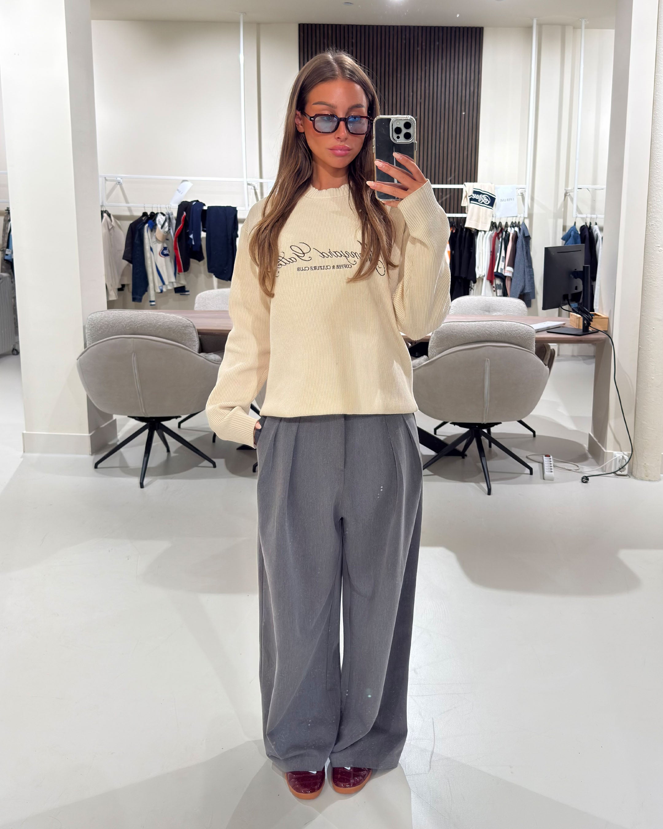 Kultur-Strickpullover mit Rundhalsausschnitt