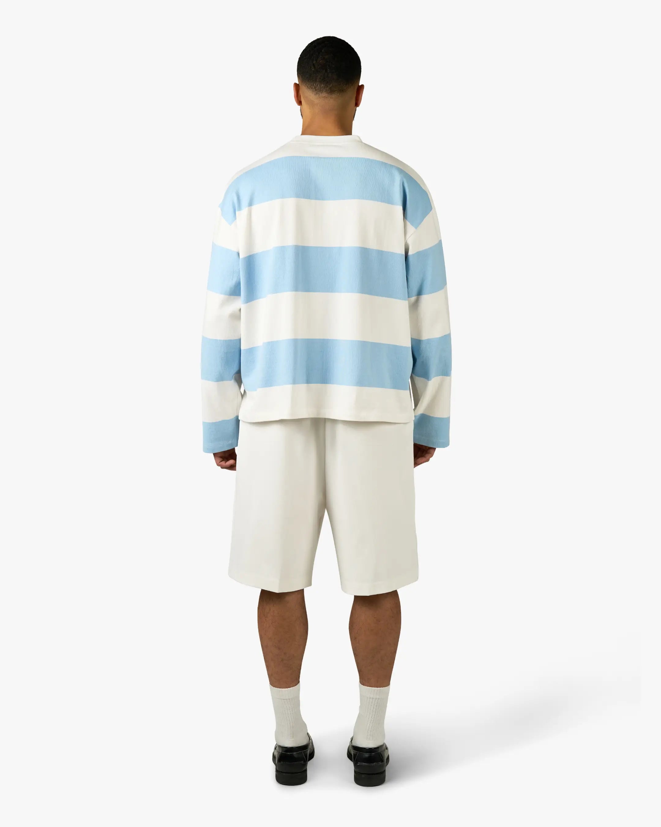 Gestreiftes Langarmshirt im Box-Schnitt