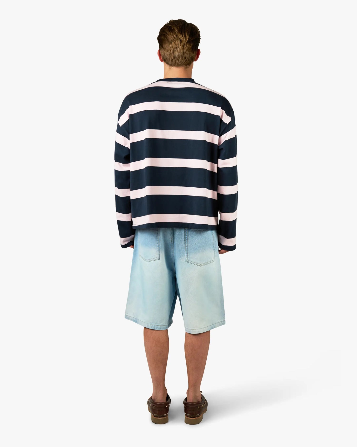 Gestreiftes Langarmshirt im Box-Schnitt