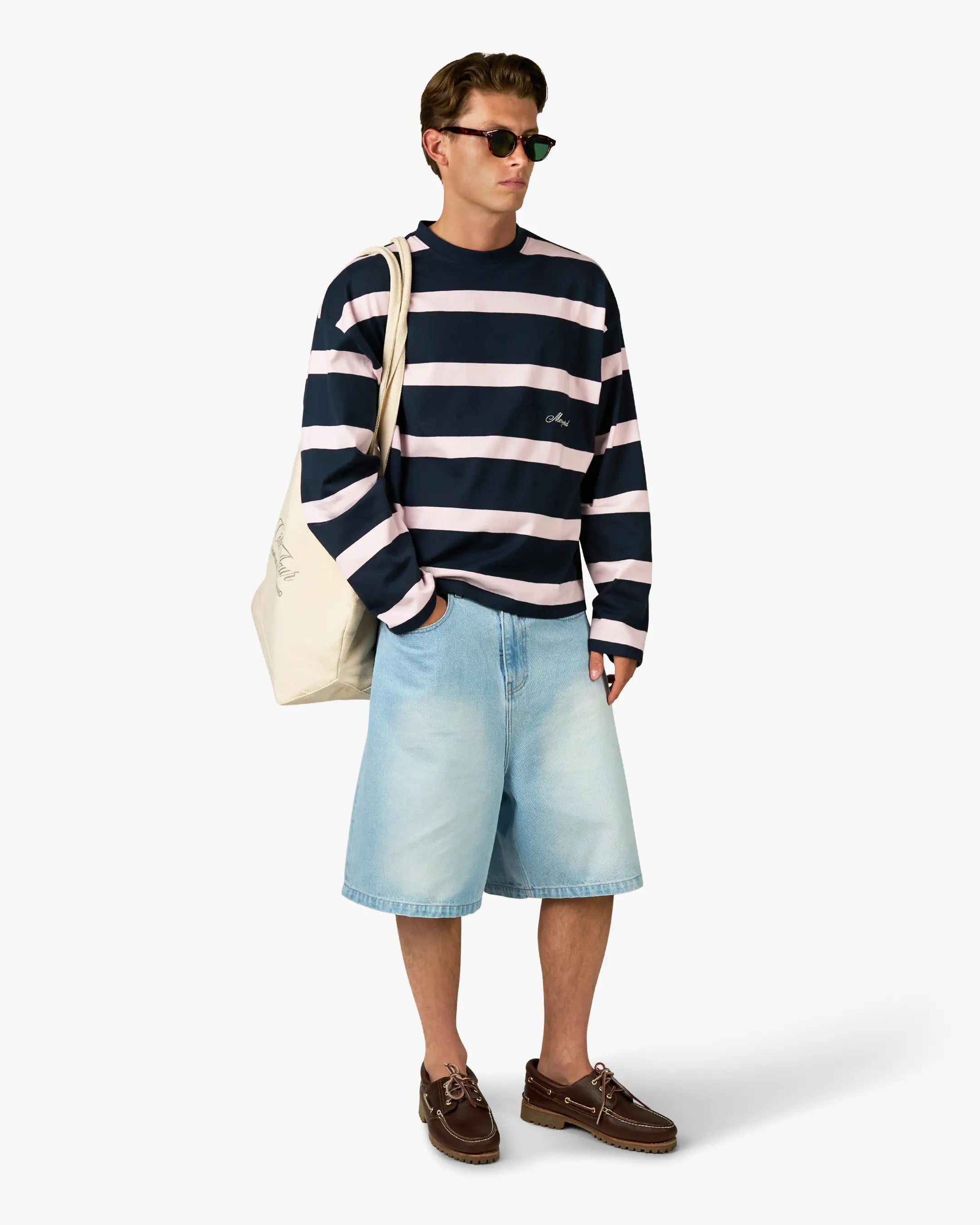 Gestreiftes Langarmshirt im Box-Schnitt