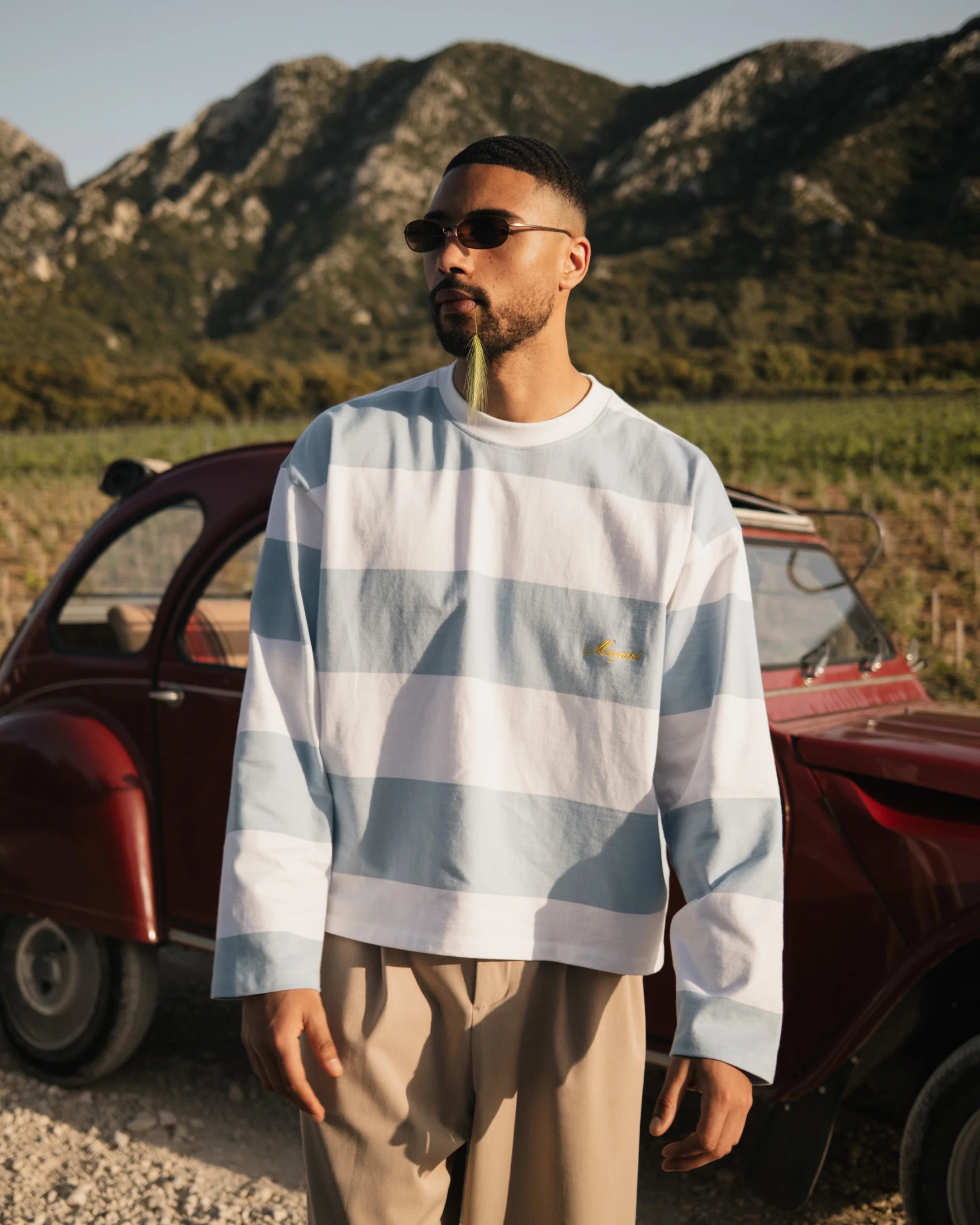 Gestreiftes Langarmshirt im Box-Schnitt