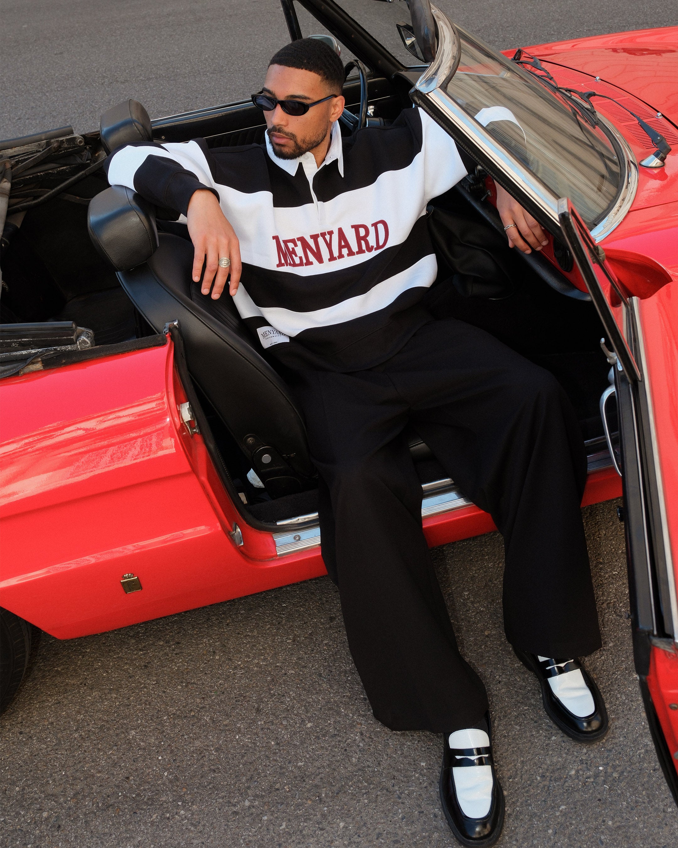 Polo-Pullover mit Universitätslogo